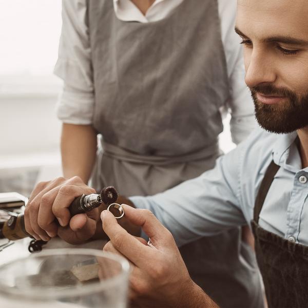 Kitchener Goldsmith Completes Same Day Jewellery Repairs in store 